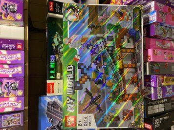 Конструктор Minecraft 795 деталей зі світловими елементами D614 фото